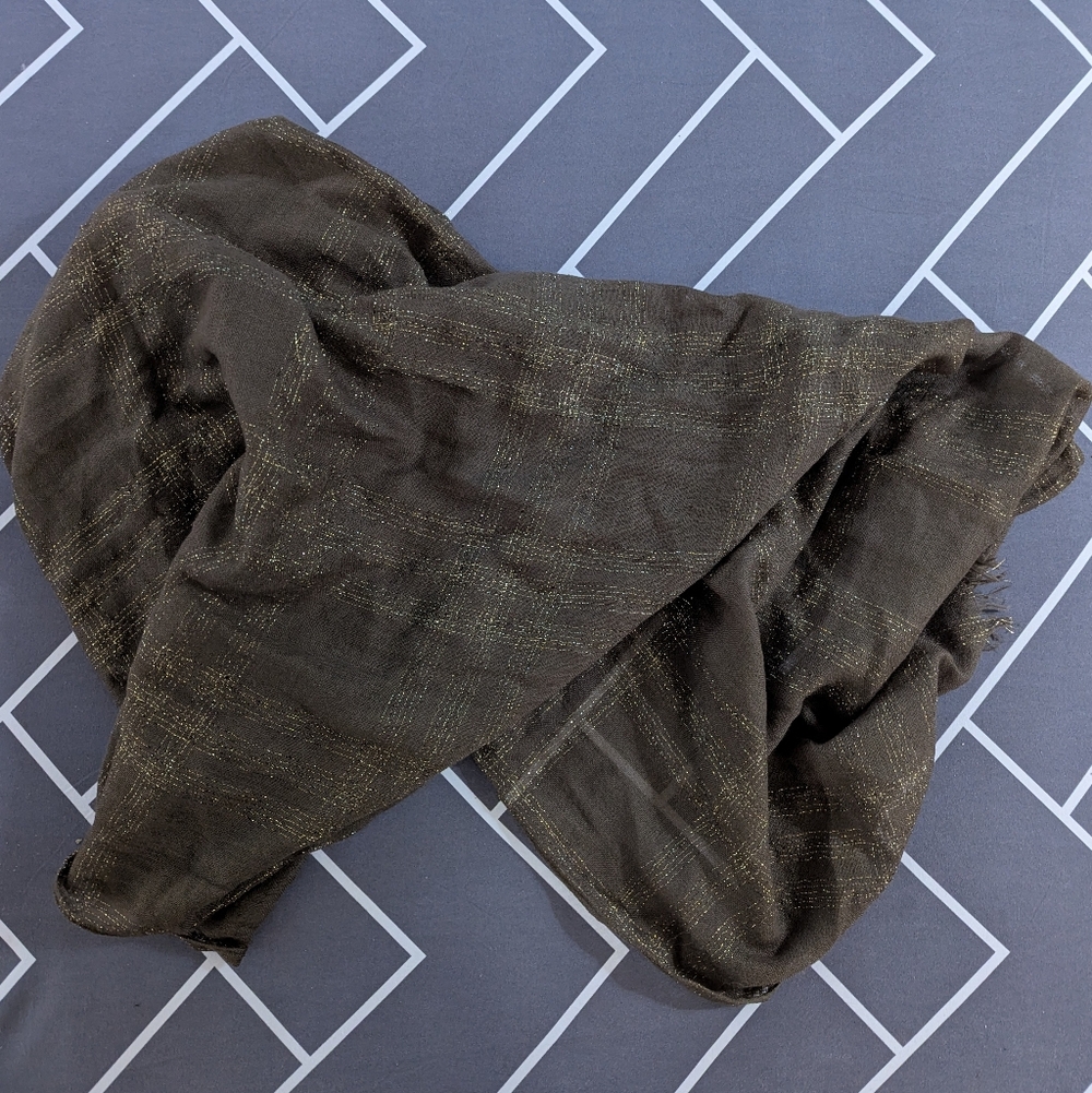 Women's Eddie Bauer Green and Gold Scarf